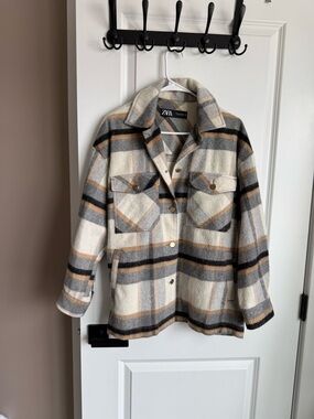 ZARA Plaid Fleece Shacket in Ivory, Gray & Tan